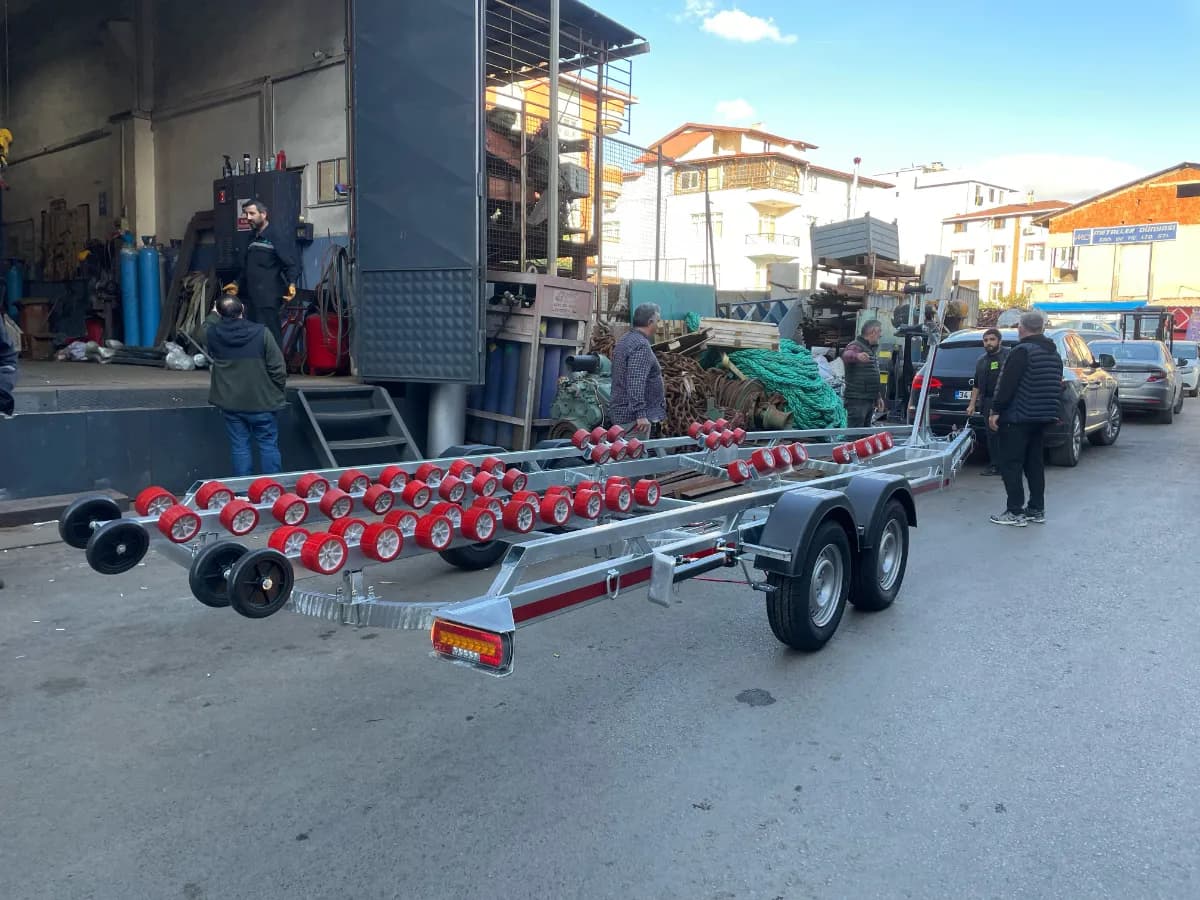 Coss Römork 9 metre Frenli Çoklu Roller Sistem Tekne Römorku
