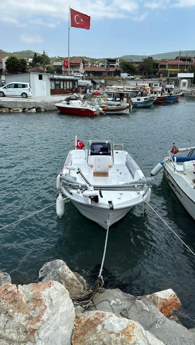 SATILIK İZMİR/2024 KOCAUSTA THOR 4.95 / 60 SUZUKI – Full Donanım