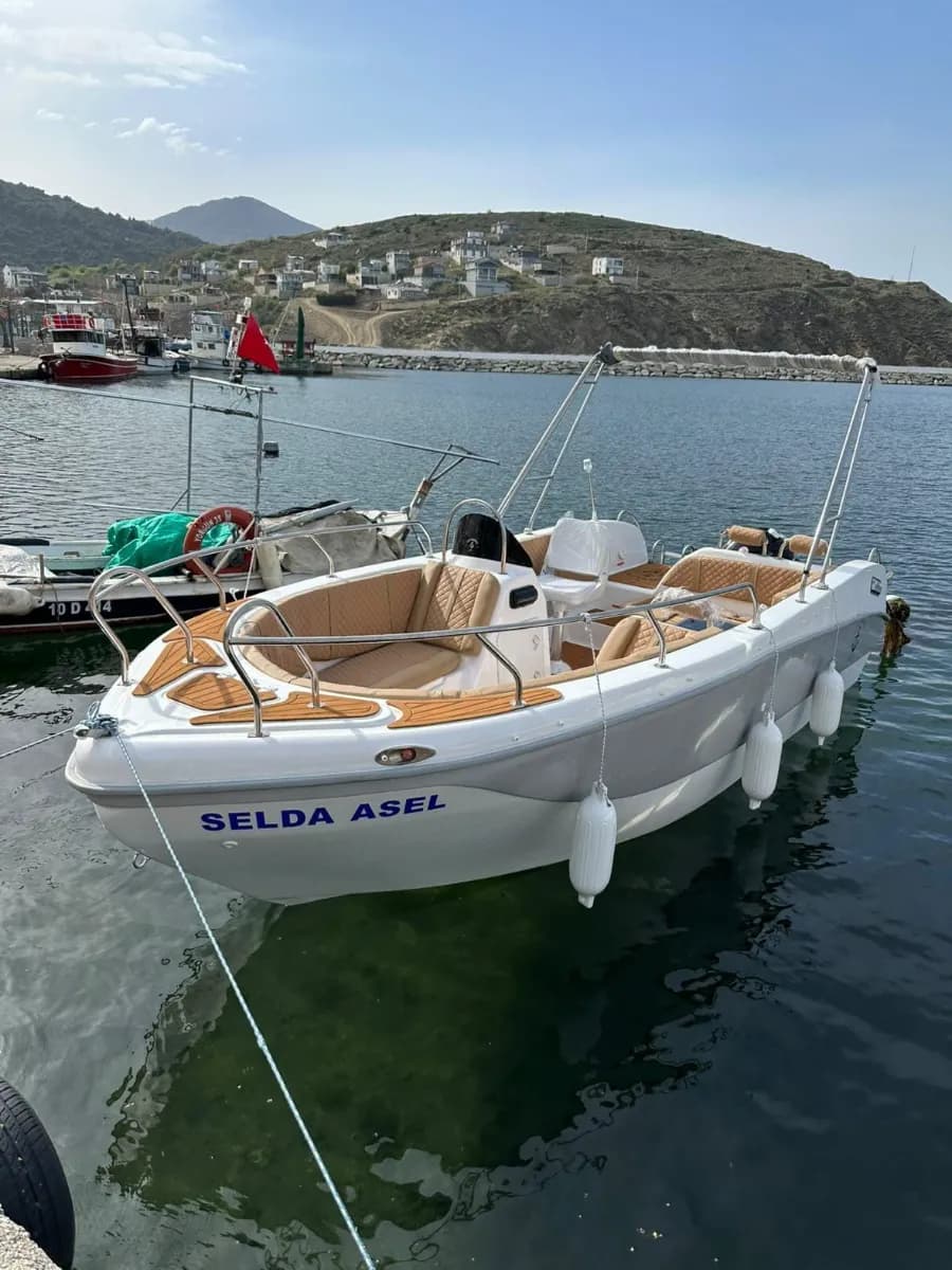 2025 Model Ful Donanım Gezi Teknesi