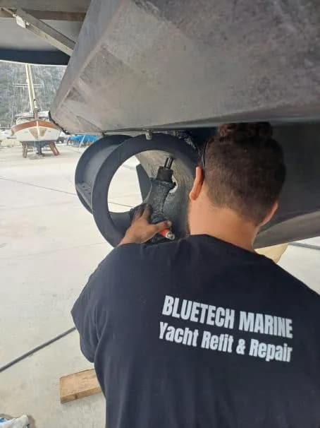 Bluetech Marine Refit, Bakım, Onarım, Elektrik ve Mekanik Sistemler, Hidrolik Sistemler, Boya ve Yüzey İşlemleri